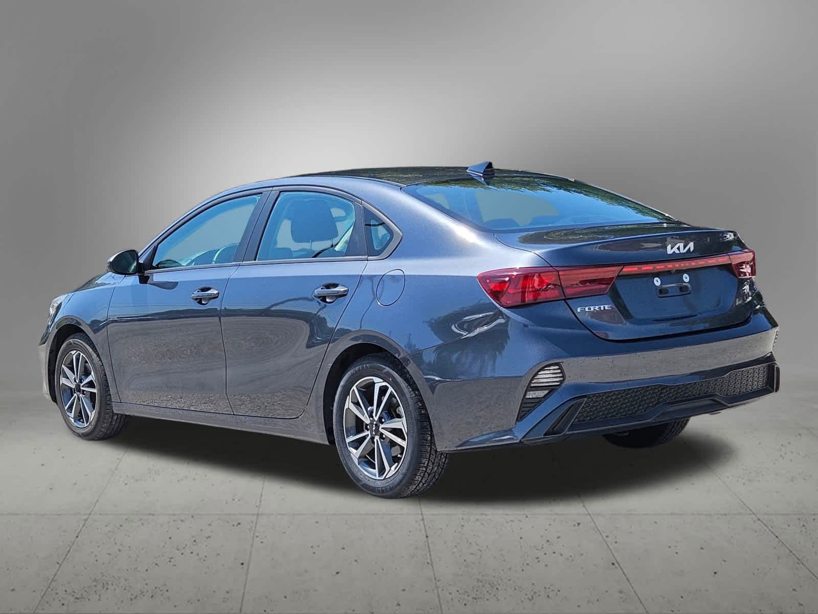 Thumbnail: 2023 Kia Forte - 3