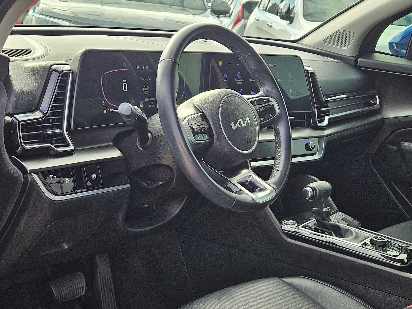 2024 Kia Sportage EX photo 2