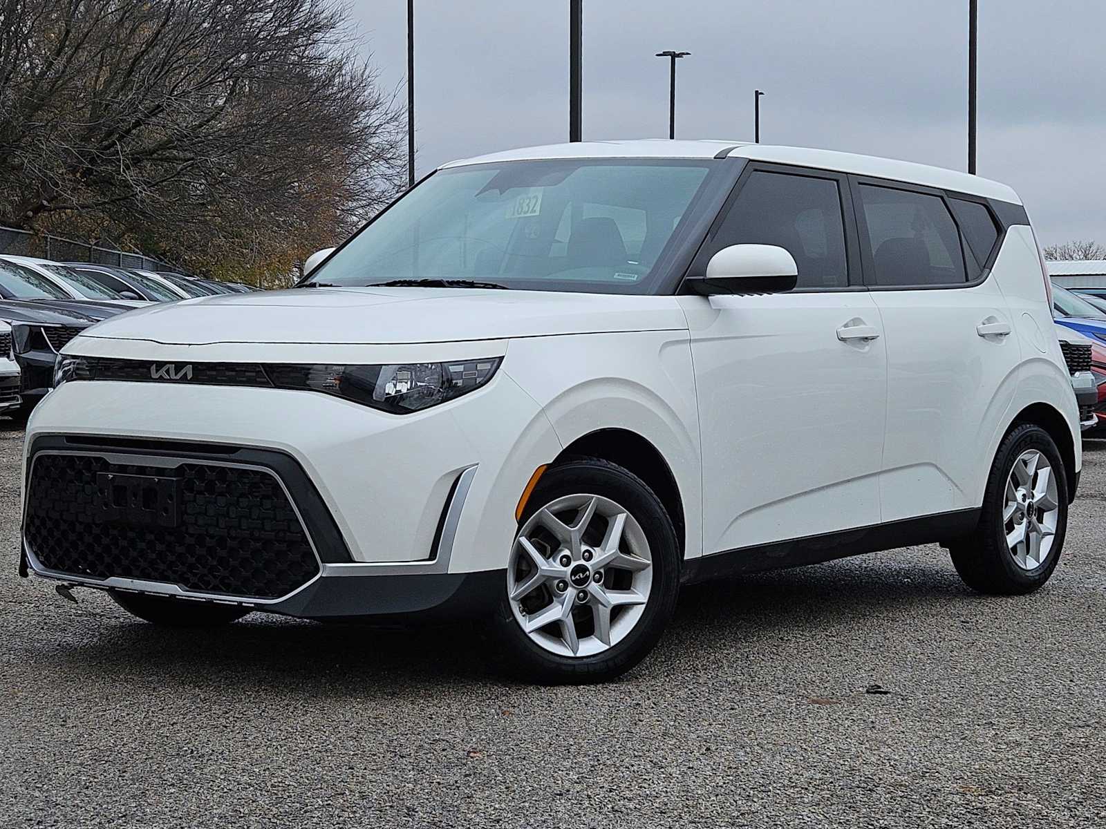 2023 Kia Soul LX's photo