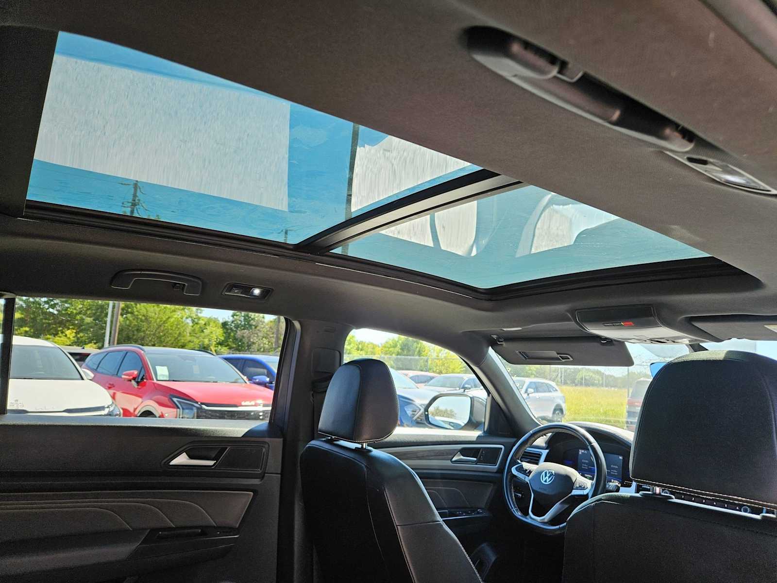 Thumbnail: 2022 Volkswagen Atlas - 22