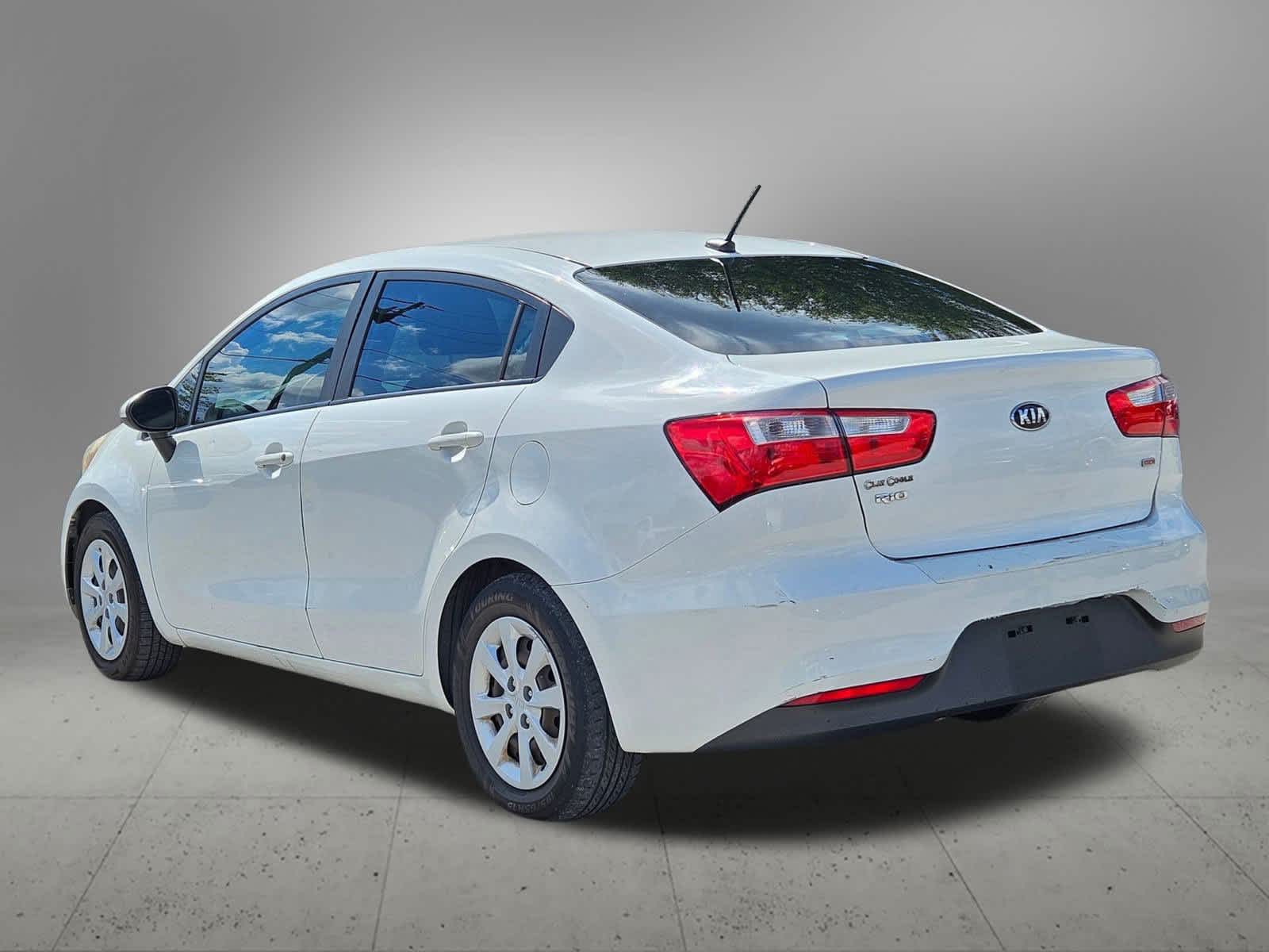Thumbnail: 2016 Kia Rio - 3