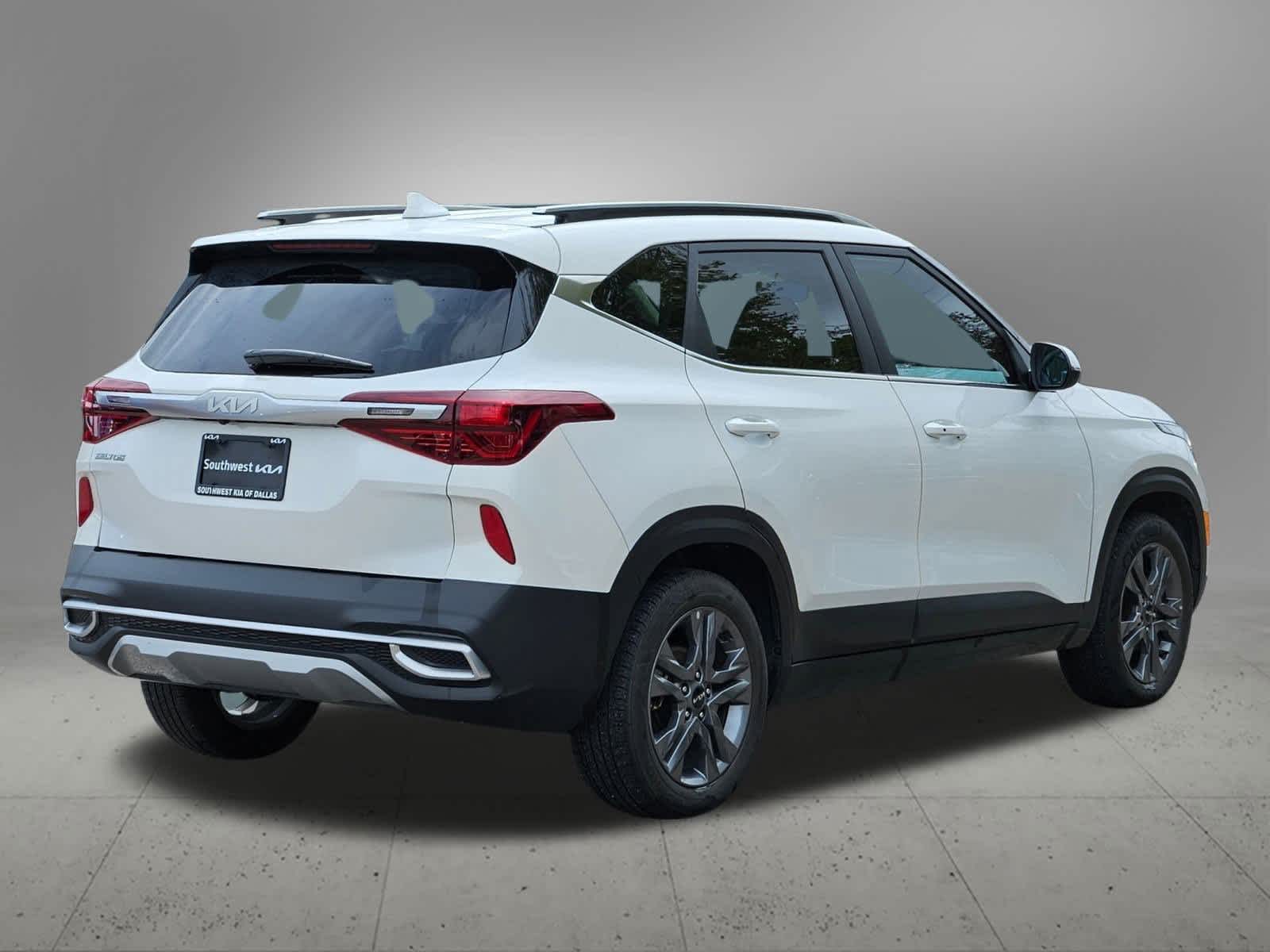 Thumbnail: 2023 Kia Seltos - 6