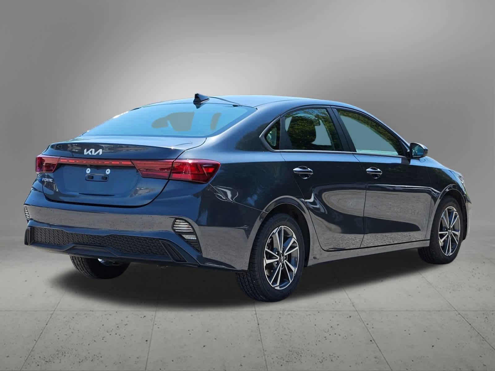 Thumbnail: 2023 Kia Forte - 5