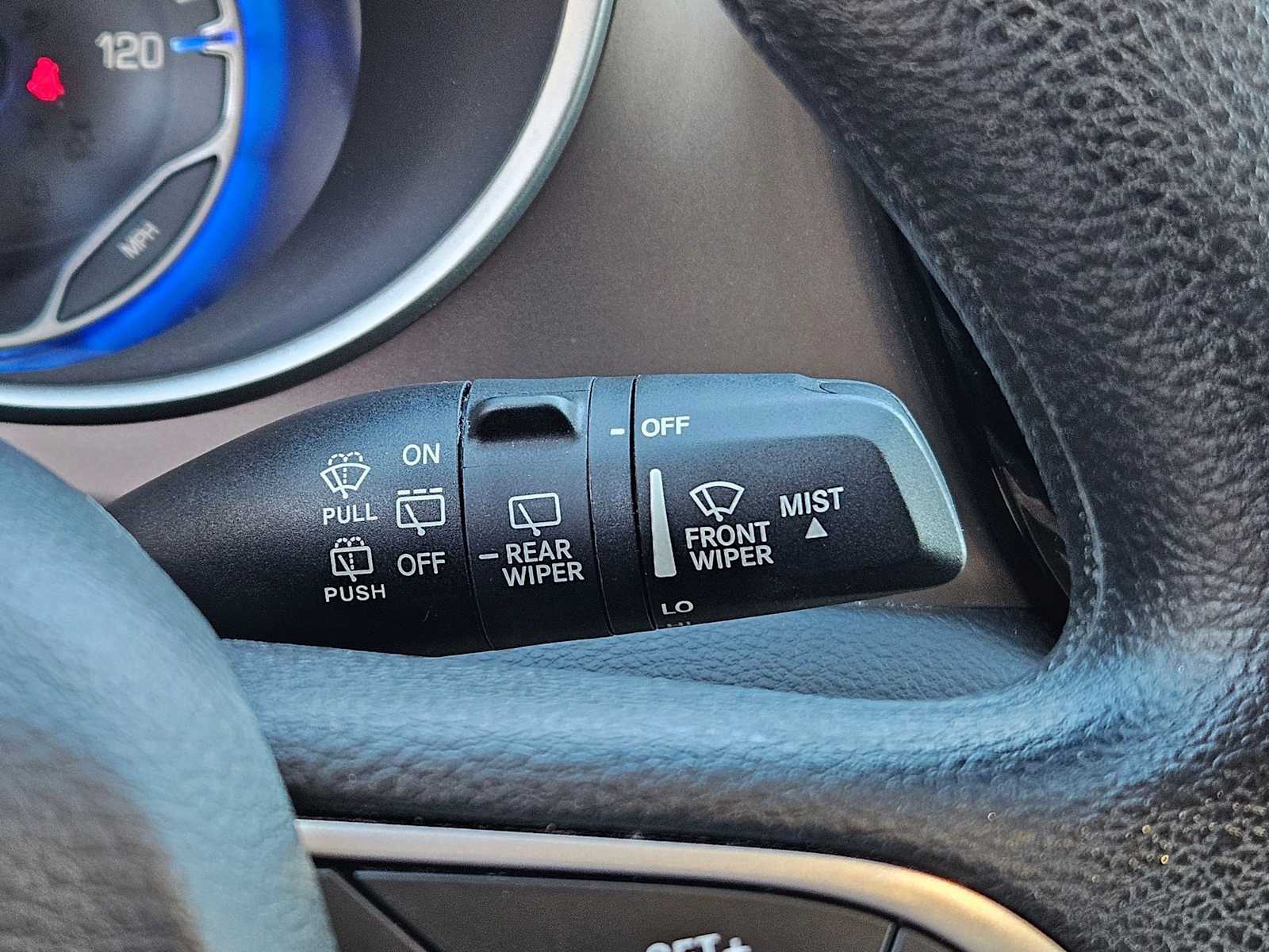 Thumbnail: 2020 Chrysler Voyager - 18