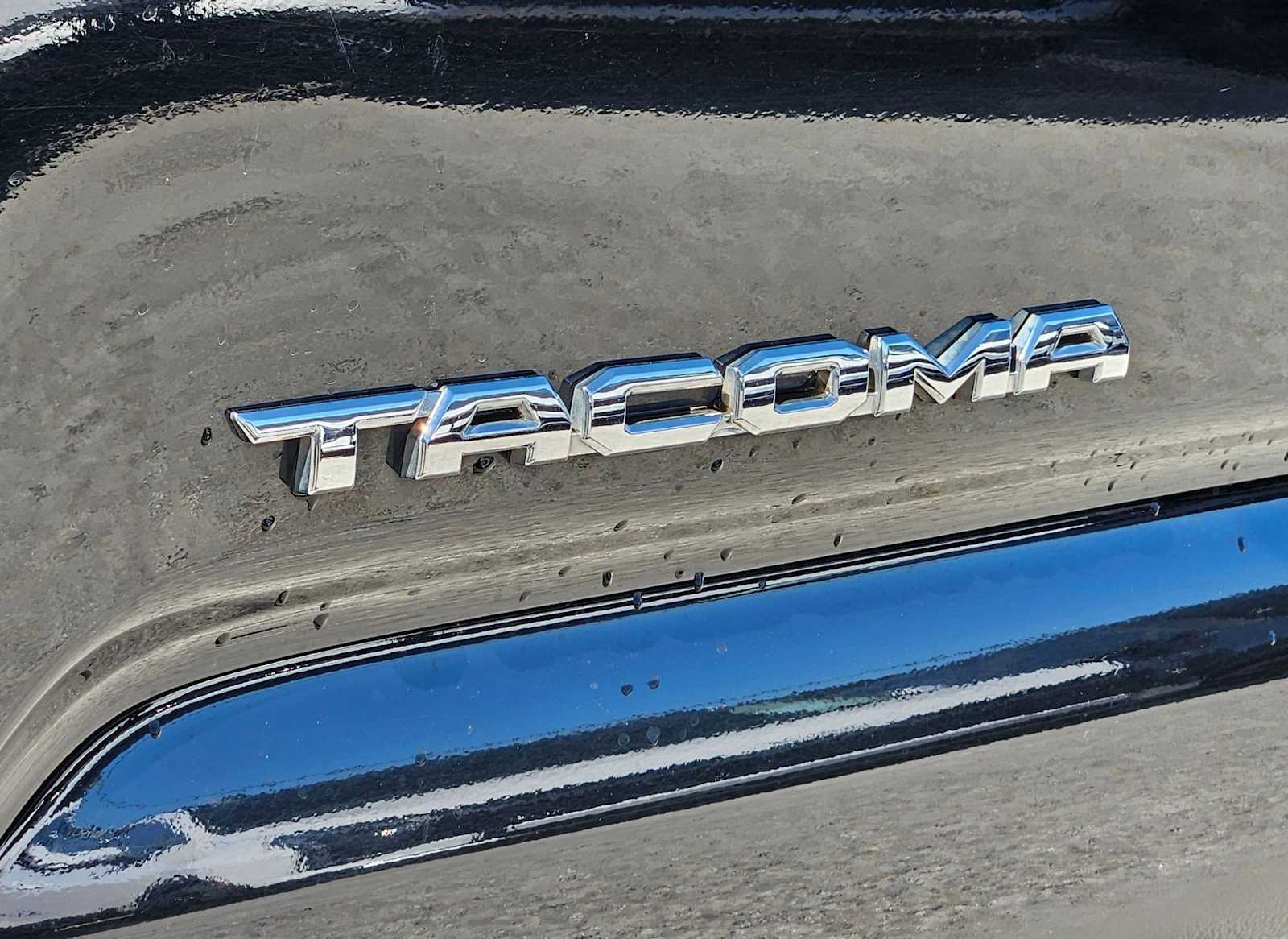 Thumbnail: 2022 Toyota Tacoma - 13