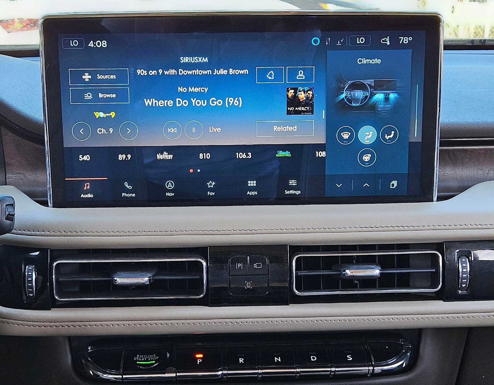 Thumbnail: 2022 Lincoln Nautilus - 24