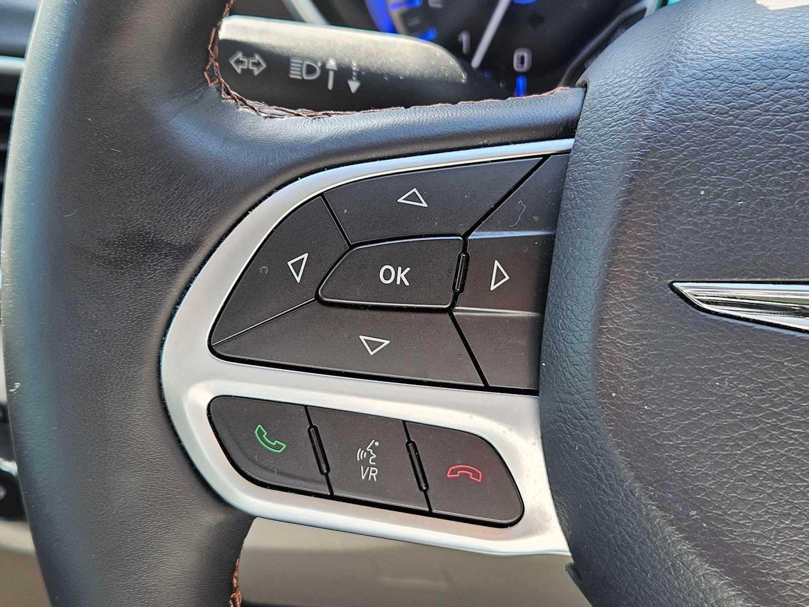 Thumbnail: 2017 Chrysler Pacifica - 25