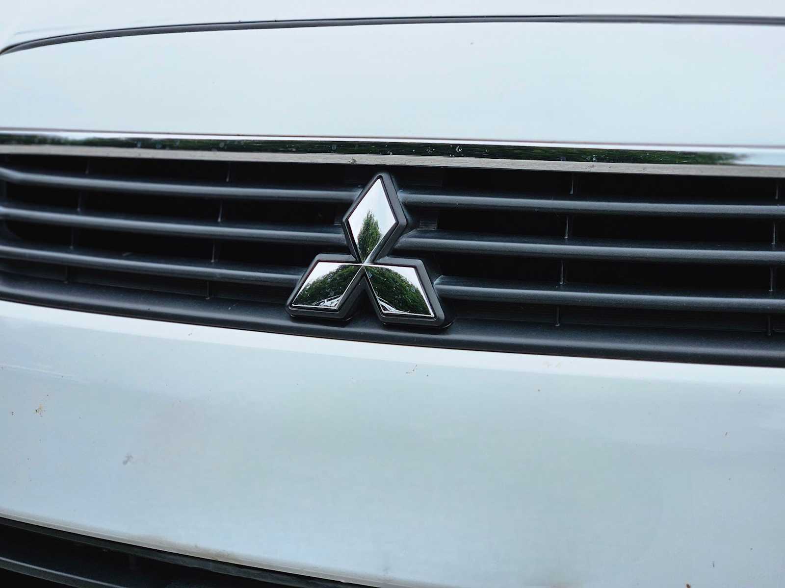 Thumbnail: 2017 Mitsubishi Outlander Sport - 12