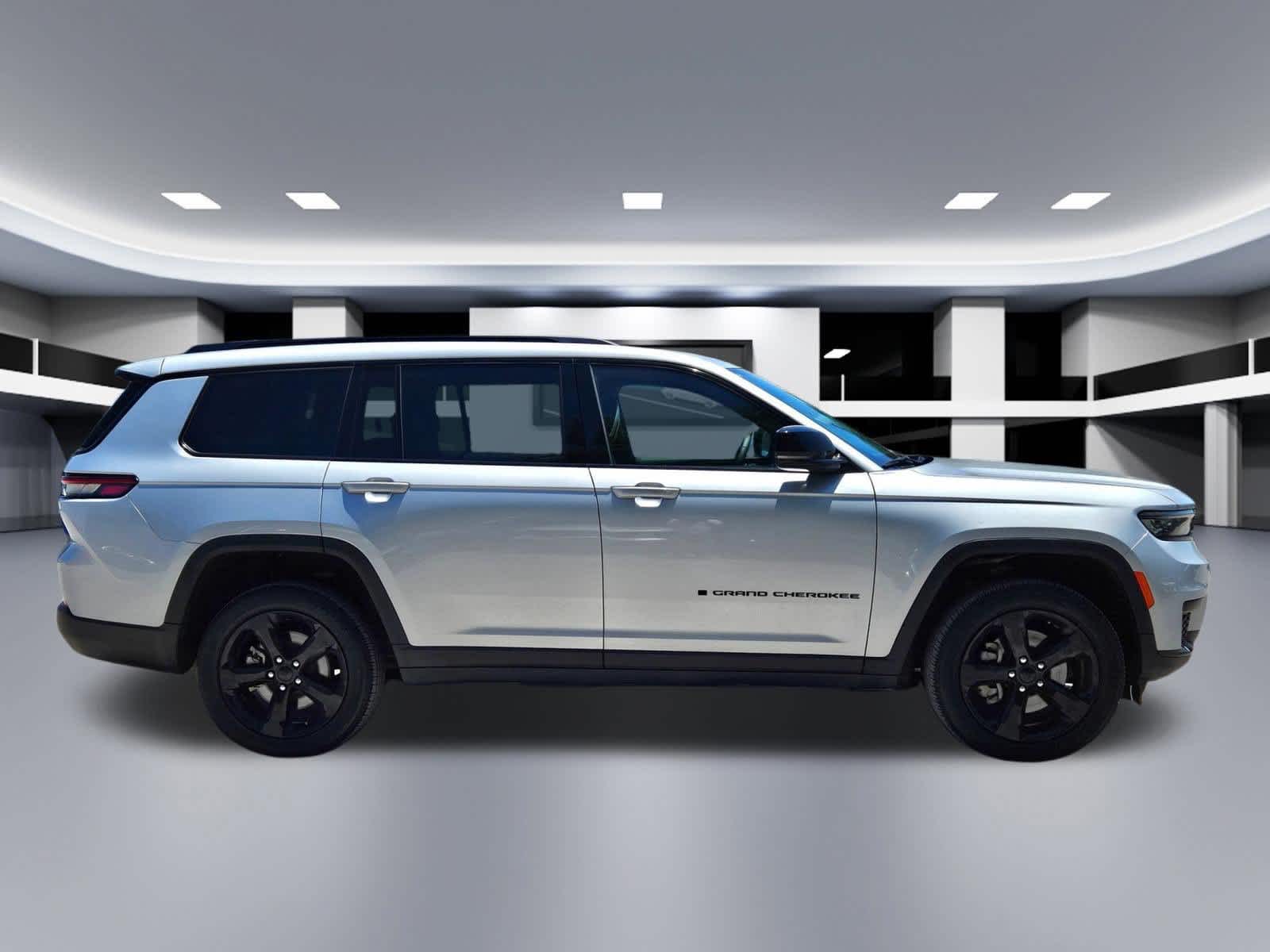 Thumbnail: 2025 Jeep Grand Cherokee L - 6