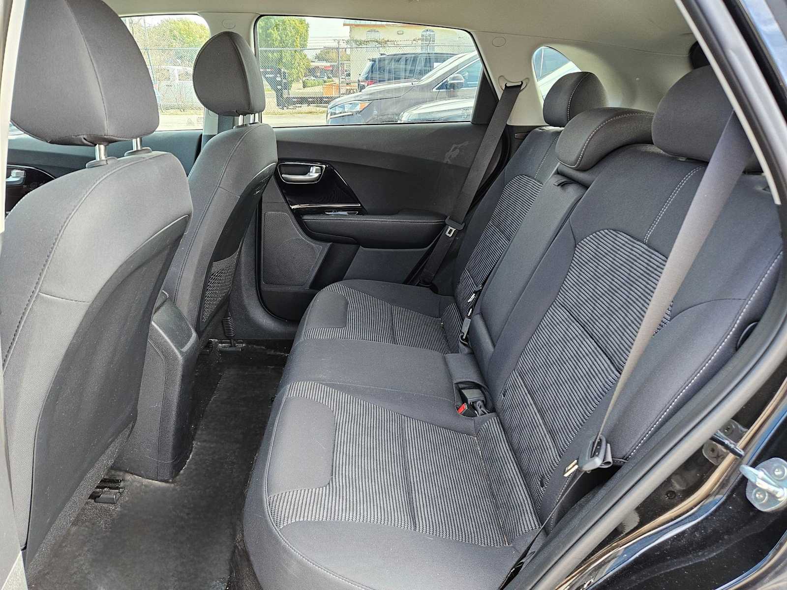 Thumbnail: 2022 Kia Niro - 16