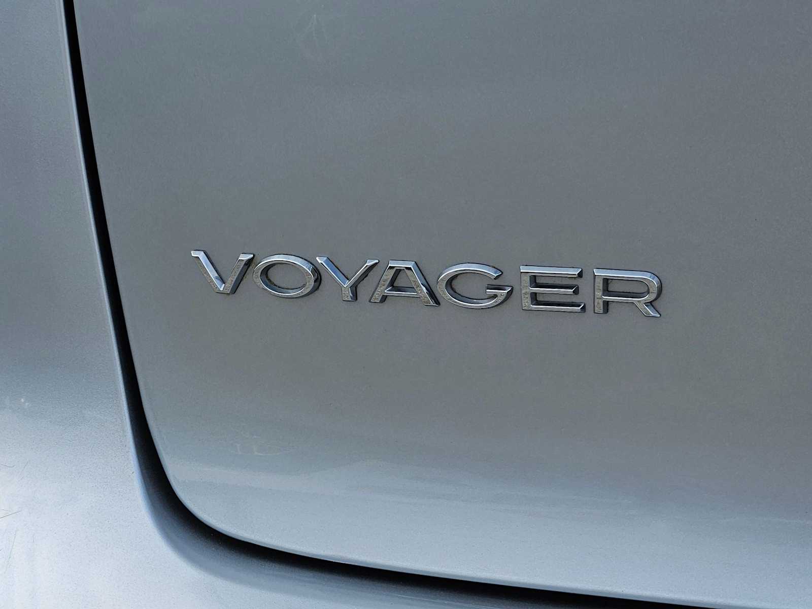 Thumbnail: 2023 Chrysler Voyager - 13