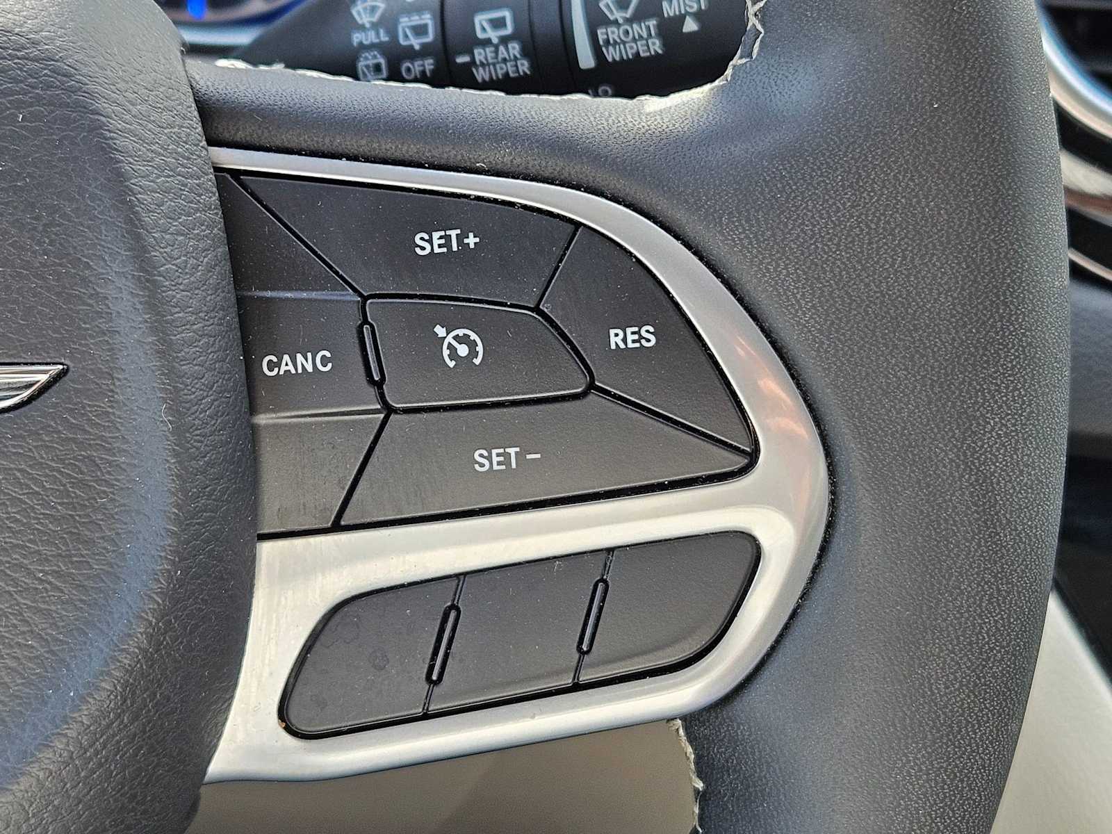 Thumbnail: 2023 Chrysler Voyager - 18