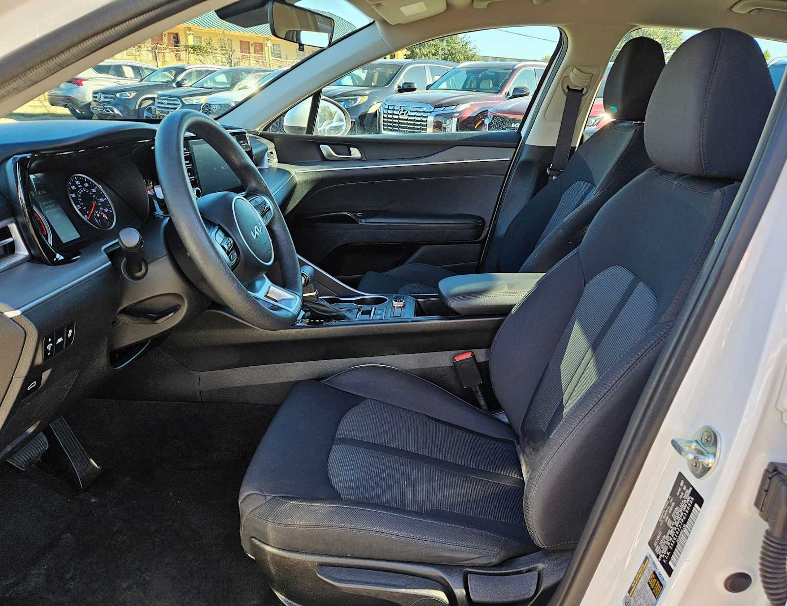 Thumbnail: 2023 Kia K5 - 17