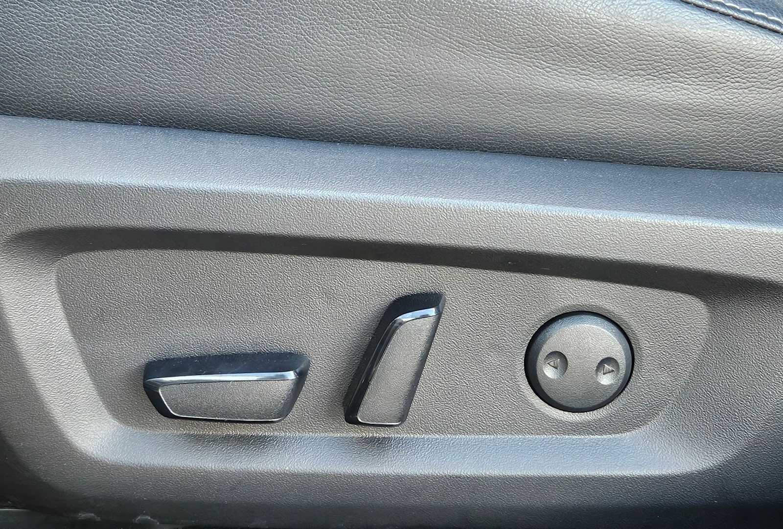 Thumbnail: 2022 Mitsubishi Outlander - 19