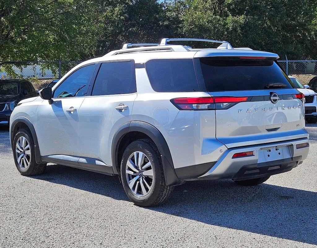 Used 2022 Nissan Pathfinder SL SUV