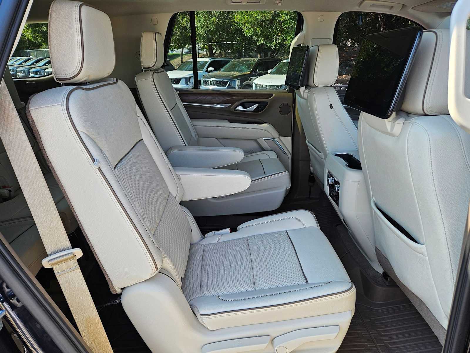 Thumbnail: 2021 GMC Yukon - 23