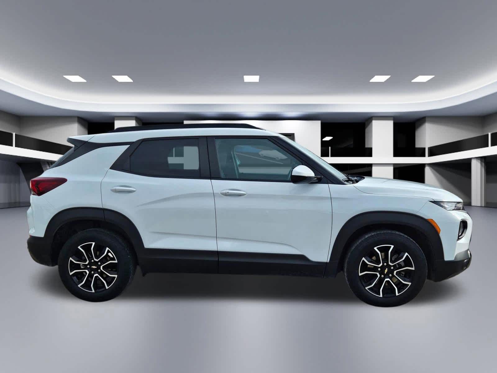 Thumbnail: 2023 Chevrolet TrailBlazer - 7