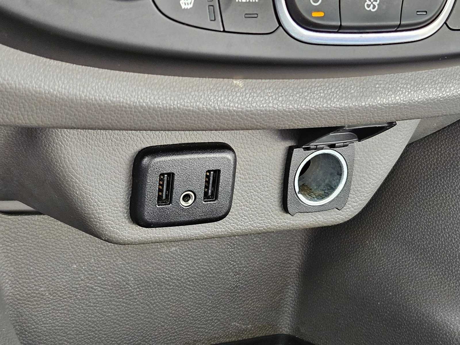 Thumbnail: 2019 Chevrolet Traverse - 31