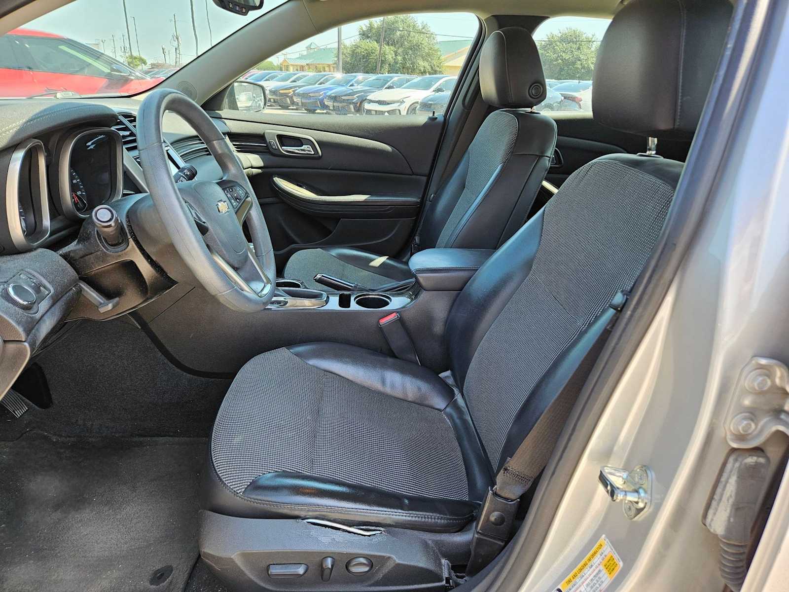 Thumbnail: 2016 Chevrolet Malibu - 10