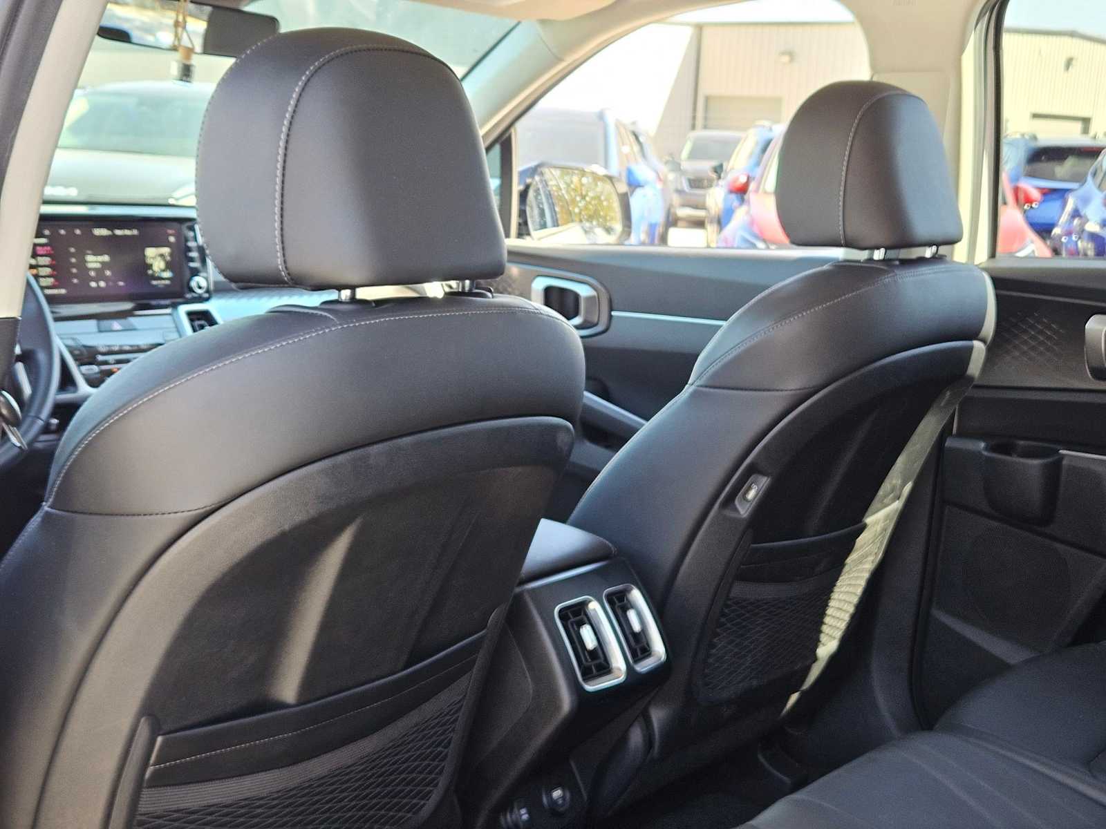 Thumbnail: 2023 Kia Sorento - 16