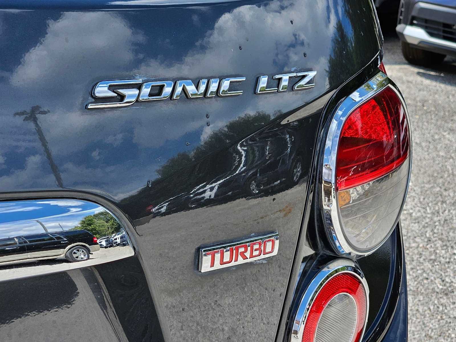 Thumbnail: 2015 Chevrolet Sonic - 12