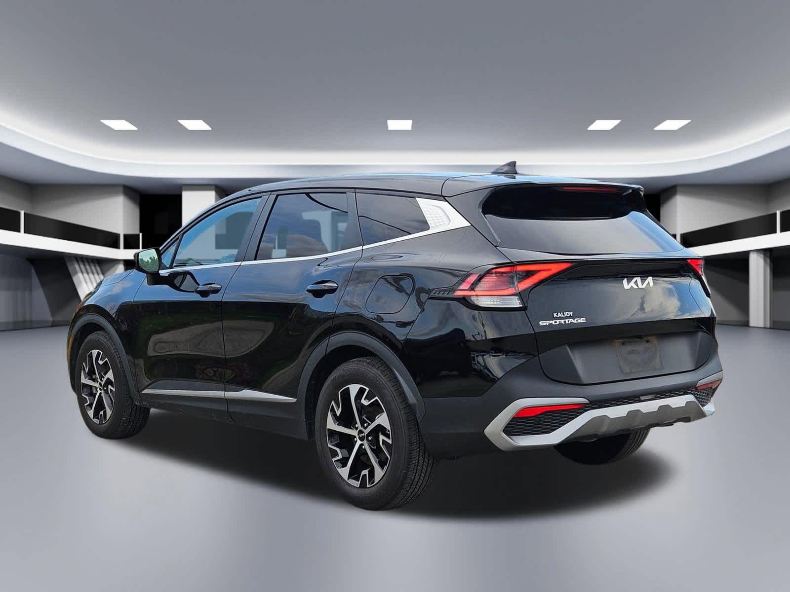 Thumbnail: 2023 Kia Sportage - 4