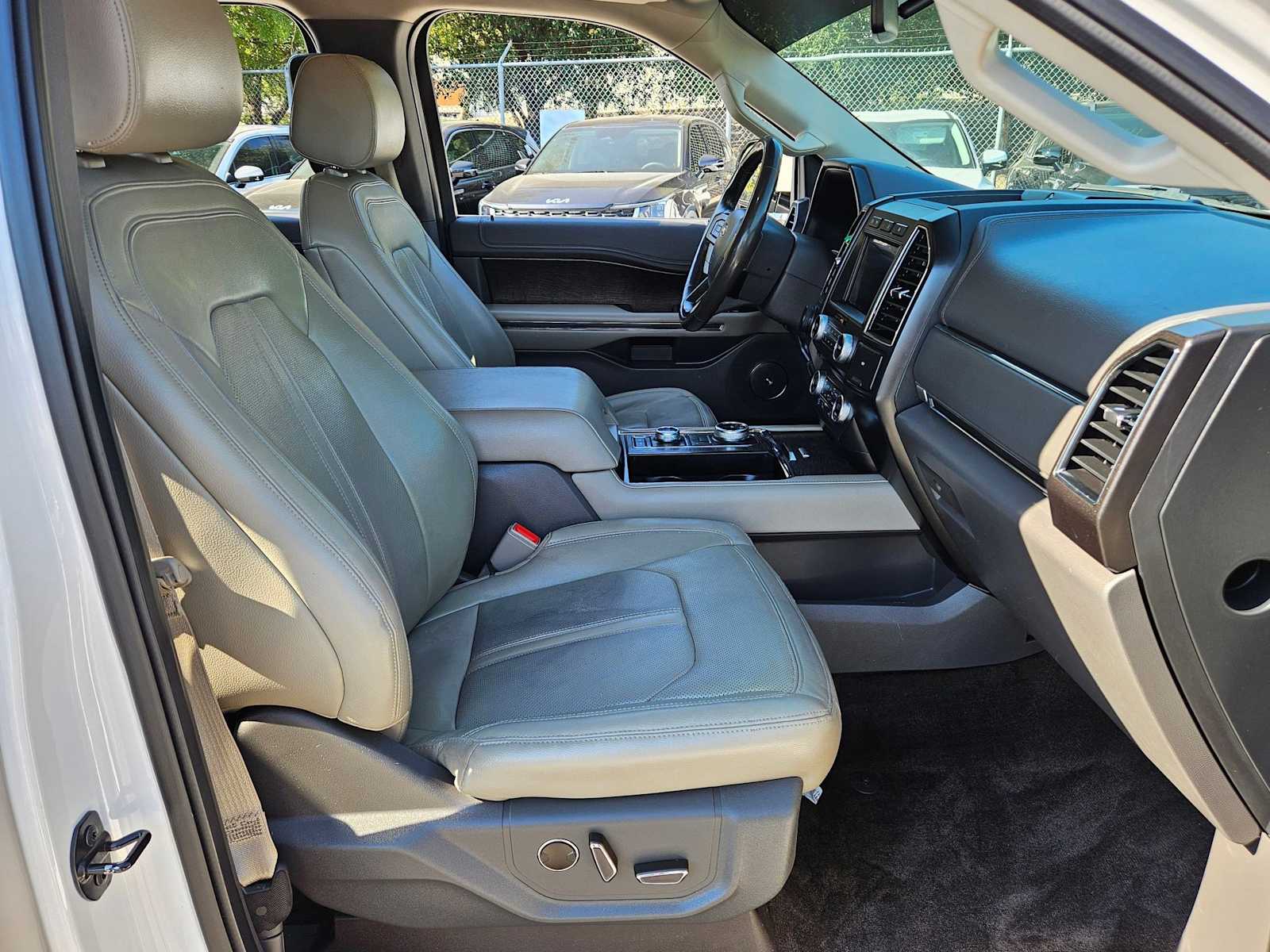 Thumbnail: 2018 Ford Expedition - 24