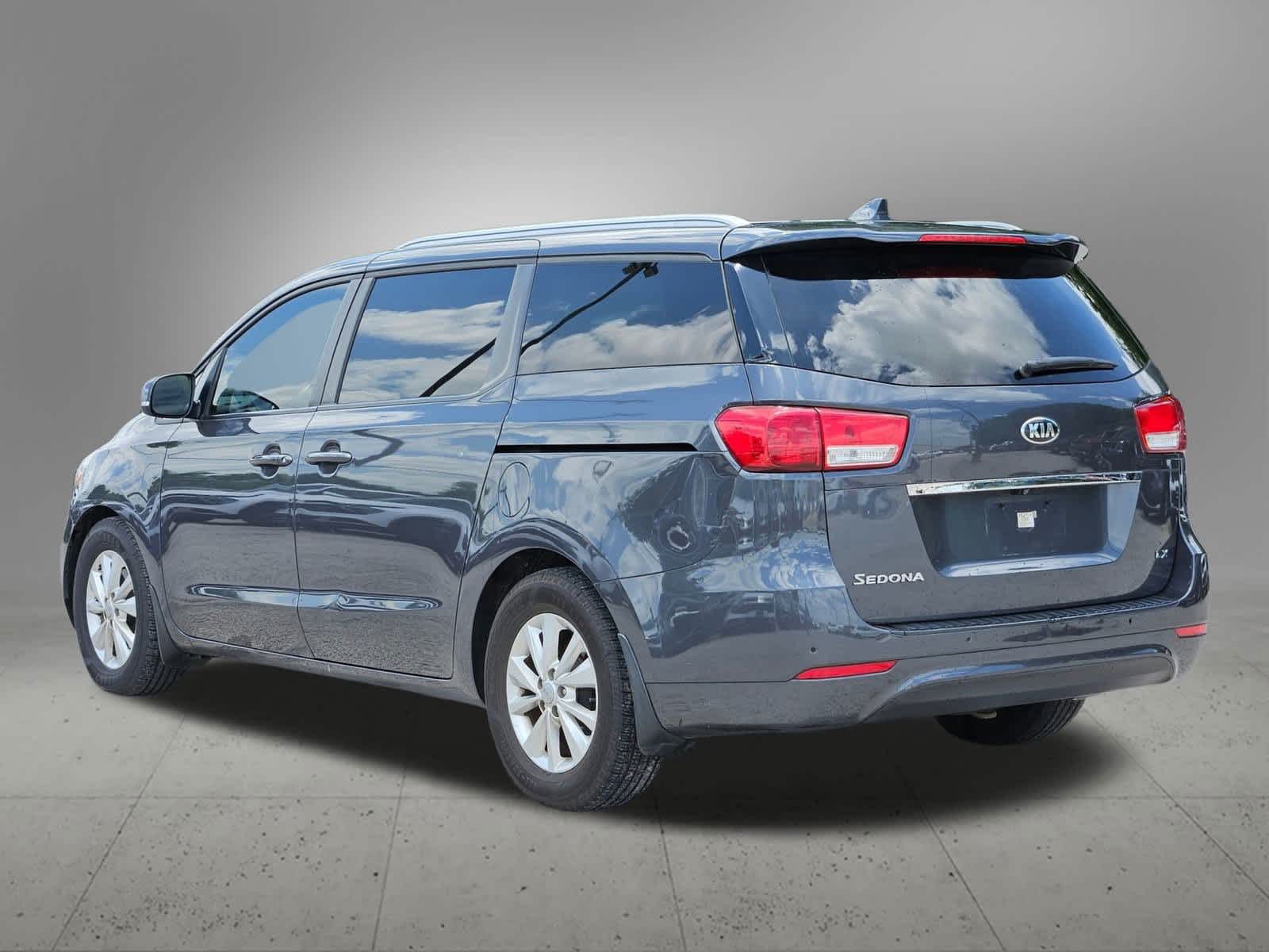 Thumbnail: 2017 Kia Sedona - 4