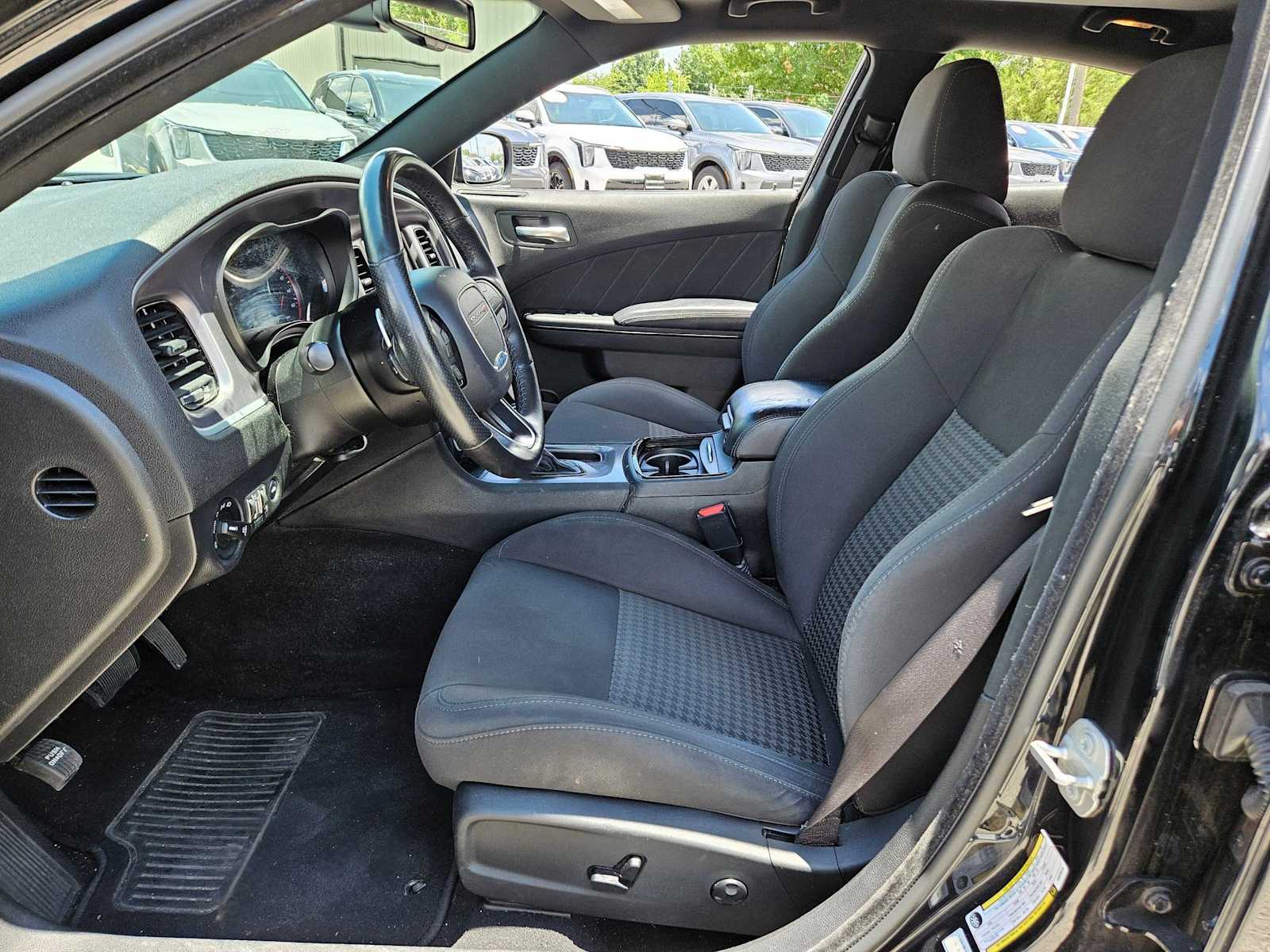 Thumbnail: 2019 Dodge Charger - 16