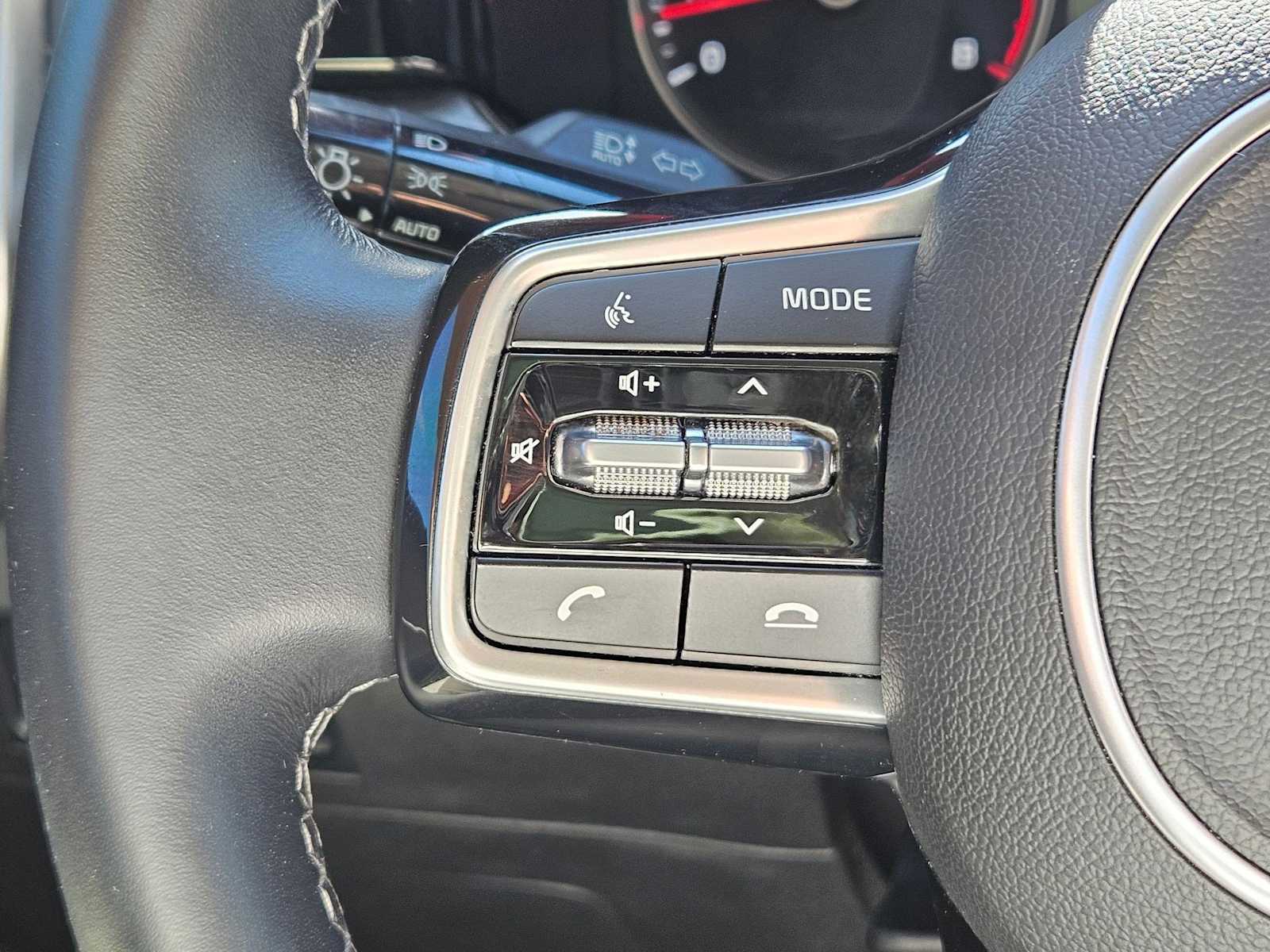 Thumbnail: 2023 Kia Sorento - 23