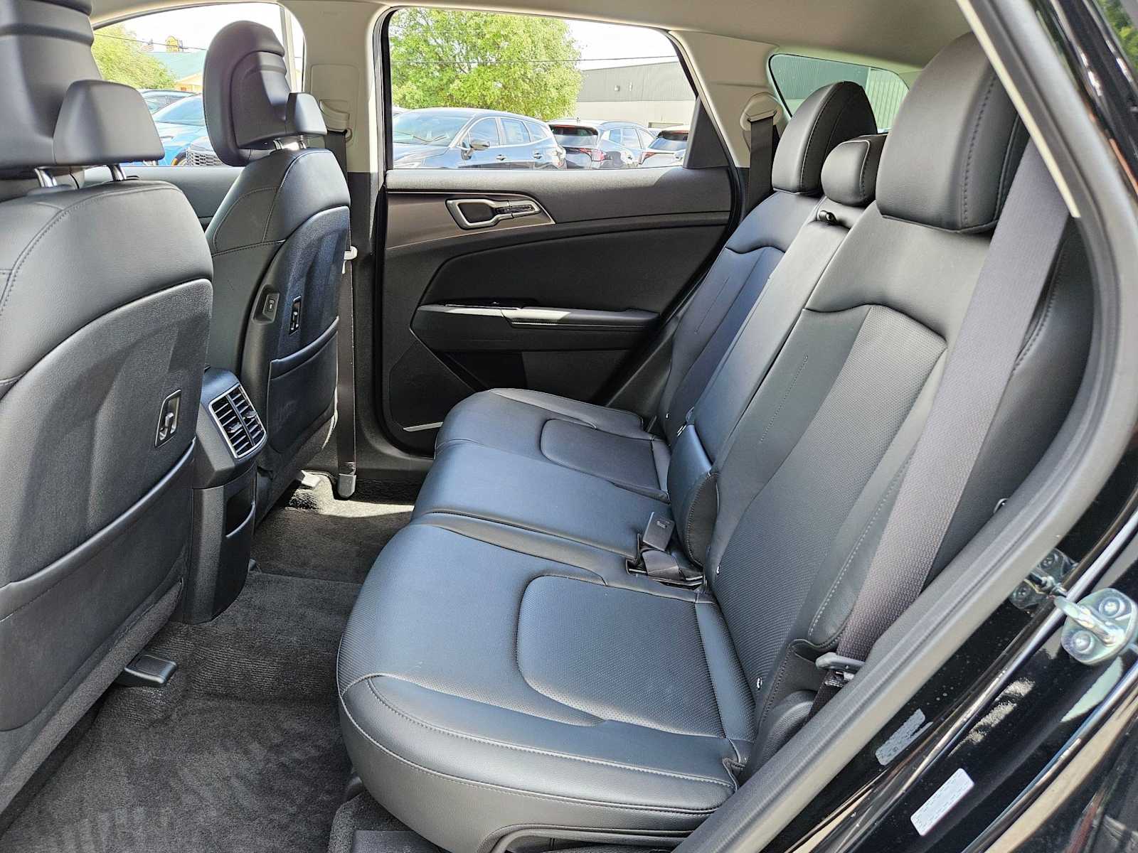 Thumbnail: 2025 Kia Sportage - 18