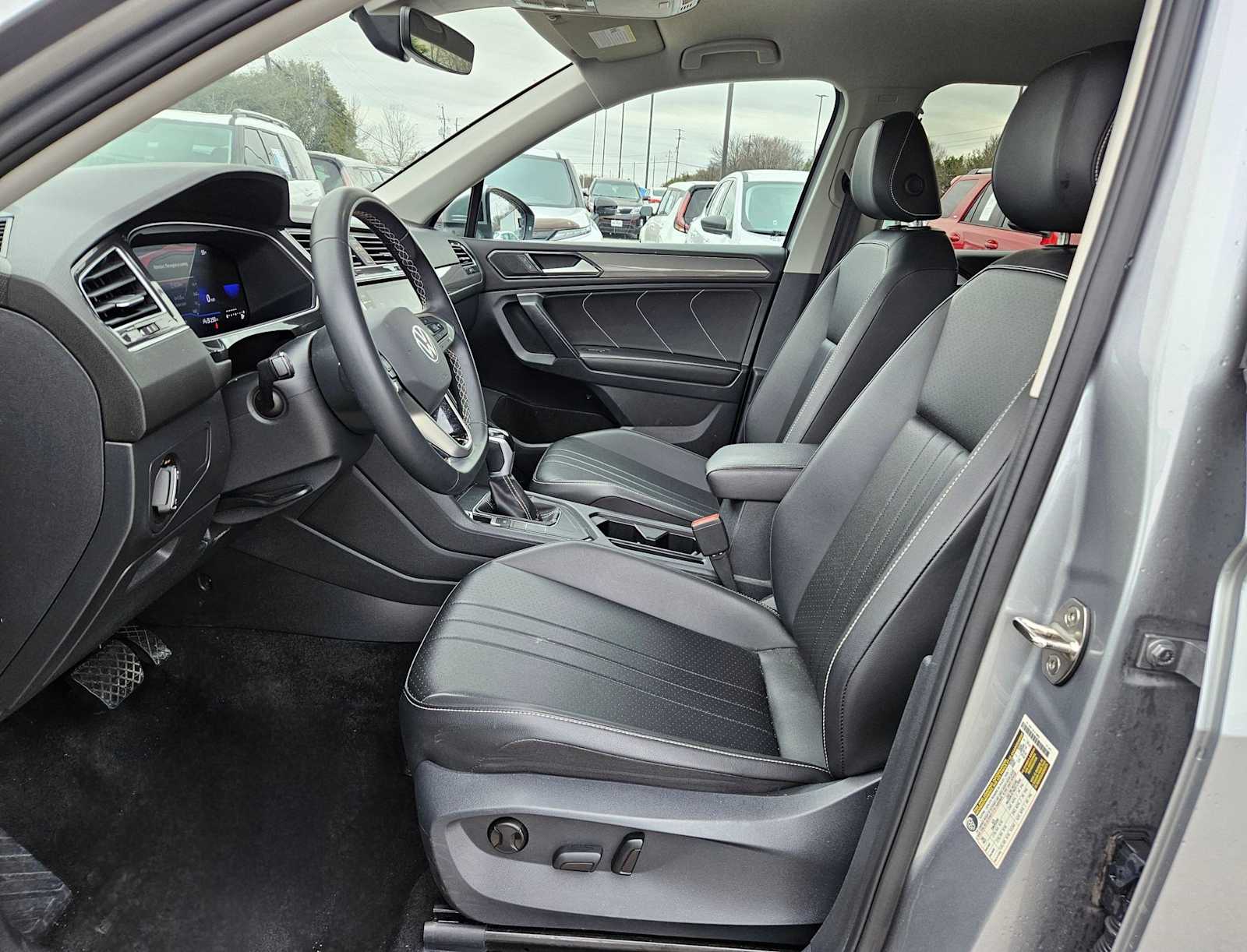 Thumbnail: 2024 Volkswagen Tiguan - 13