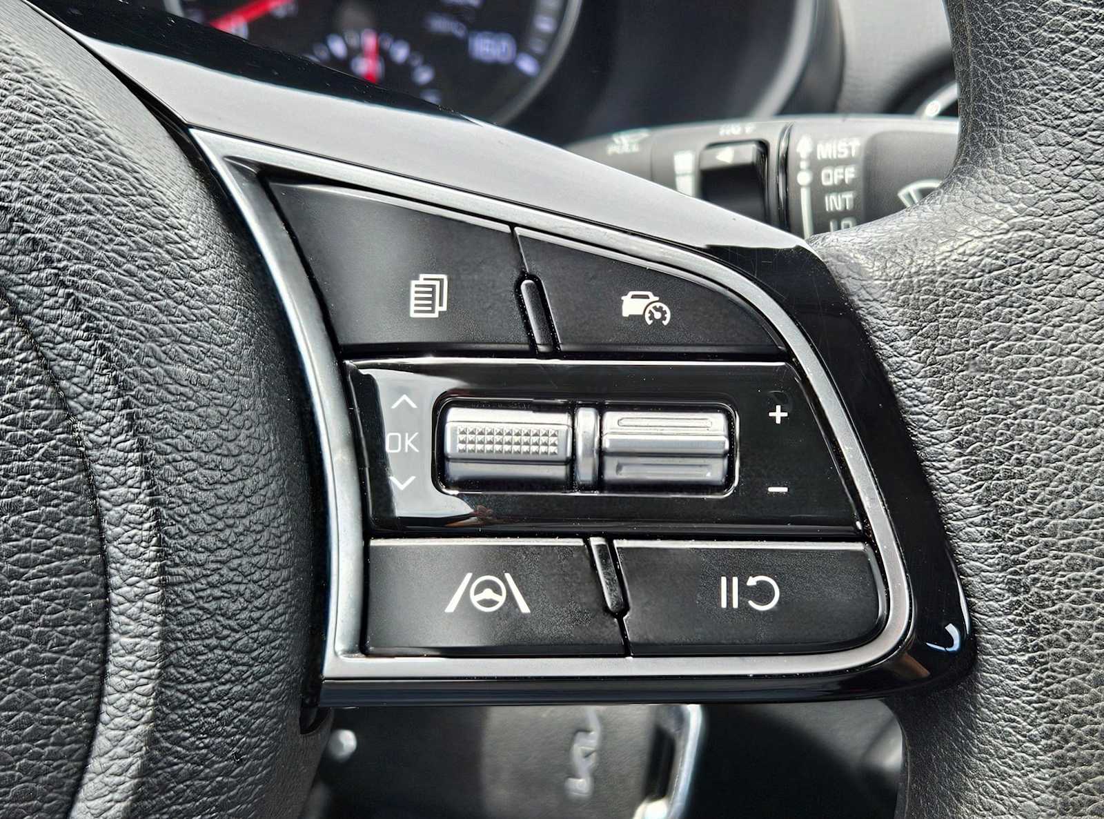 Thumbnail: 2024 Kia Forte - 16