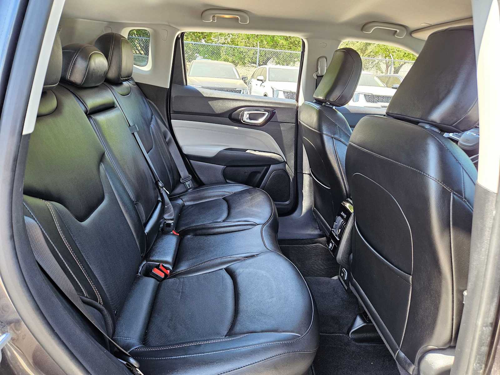 Thumbnail: 2022 Jeep Compass - 18