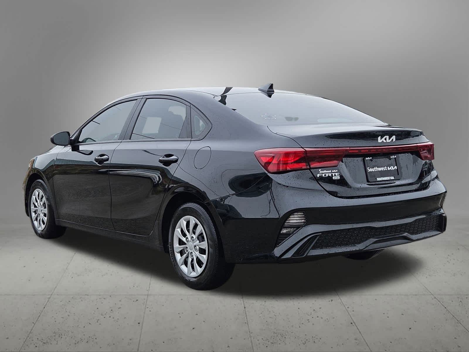 2023 Kia Forte LX photo 4