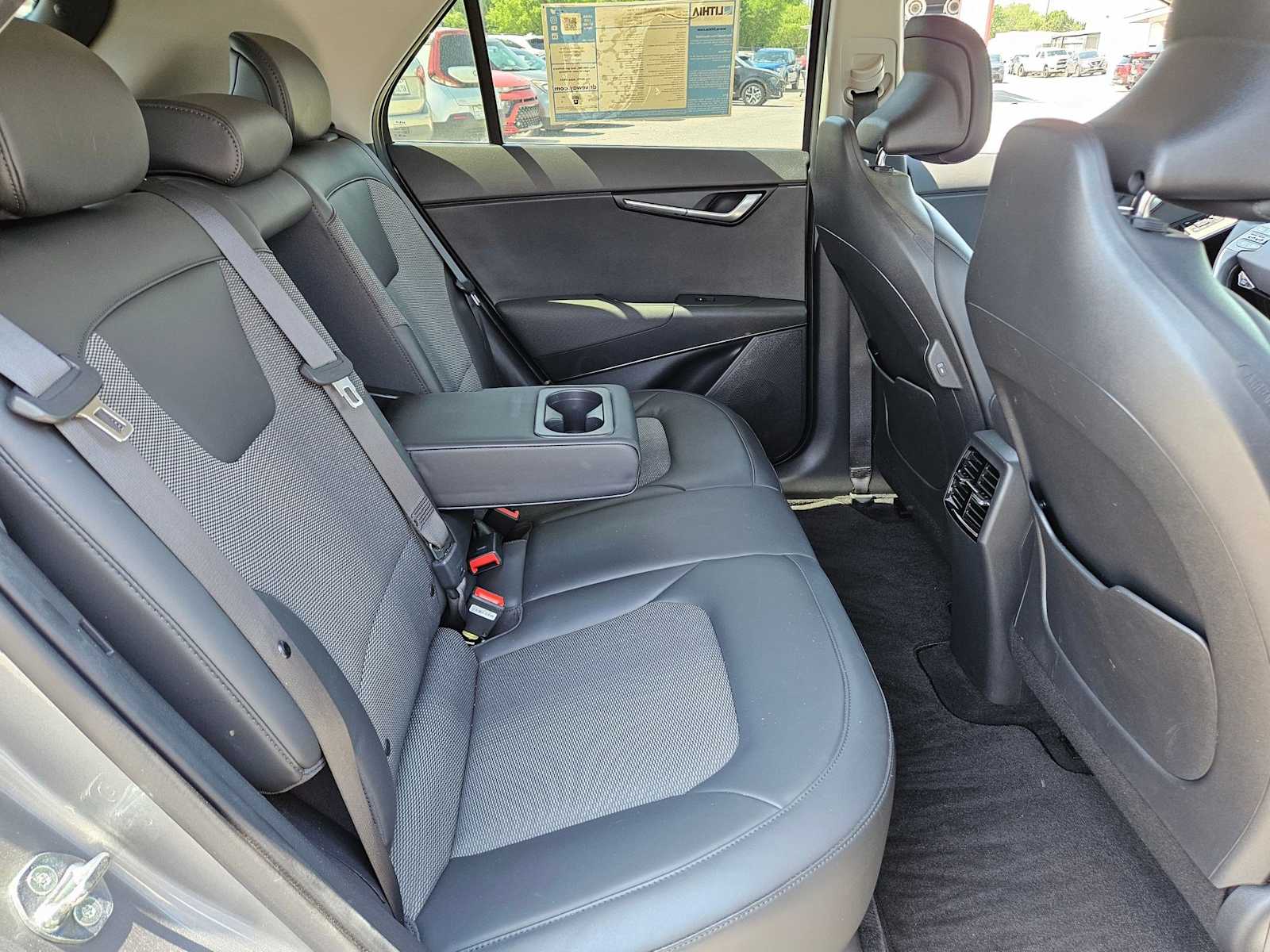 Thumbnail: 2023 Kia Niro - 18