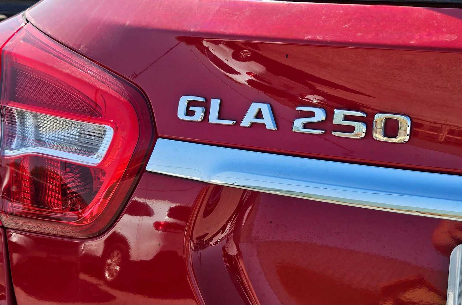 Thumbnail: 2018 Mercedes-Benz GLA - 12