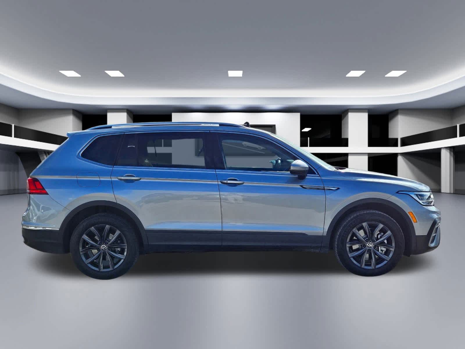 Thumbnail: 2023 Volkswagen Tiguan - 6