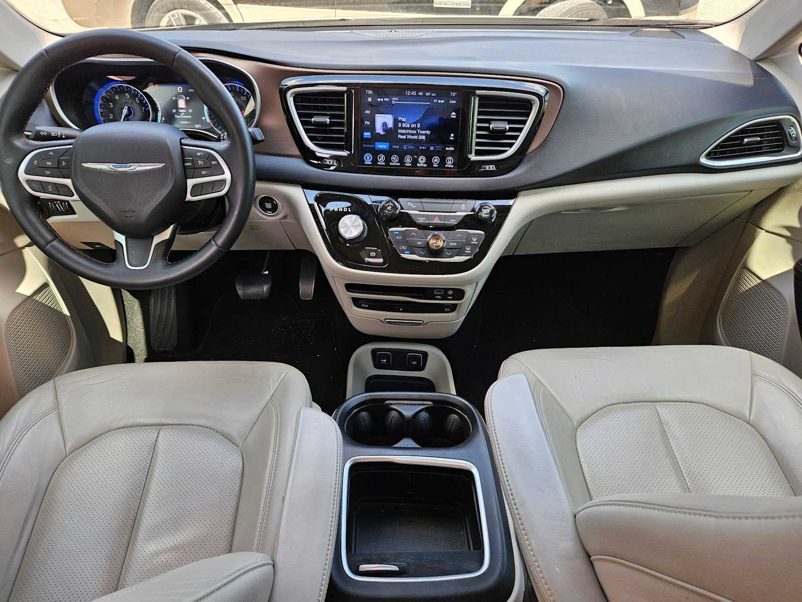 Thumbnail: 2017 Chrysler Pacifica - 14