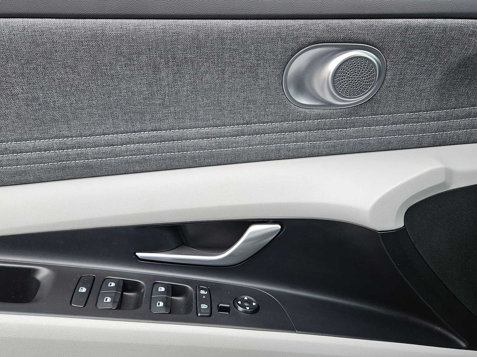 Thumbnail: 2024 Hyundai Elantra - 25