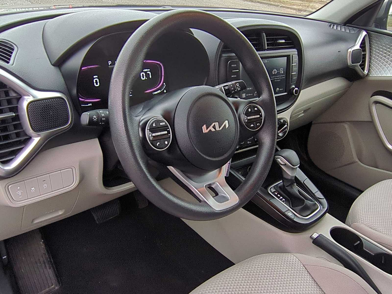 Thumbnail: 2023 Kia Soul - 10