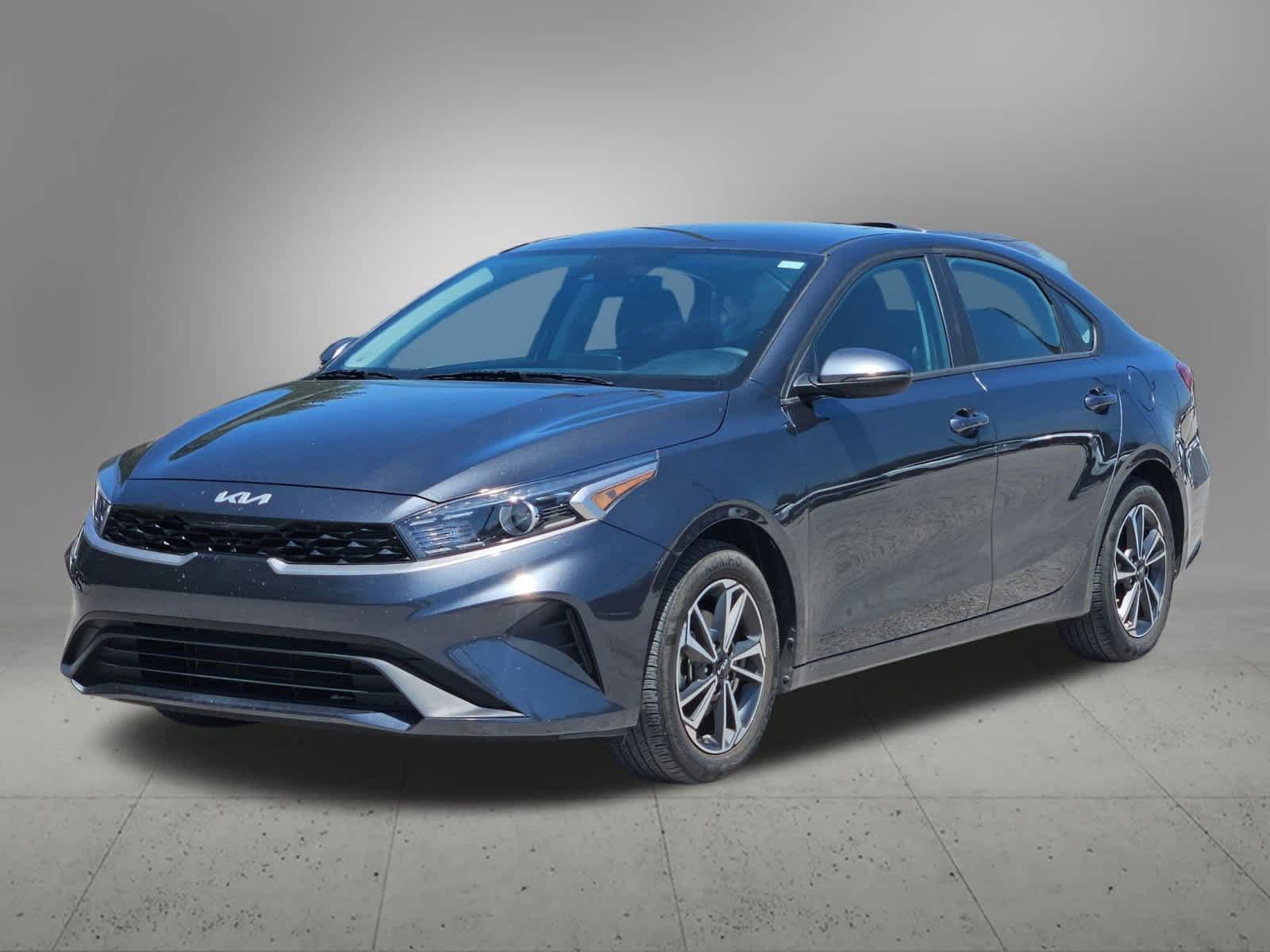 Thumbnail: 2023 Kia Forte - 9