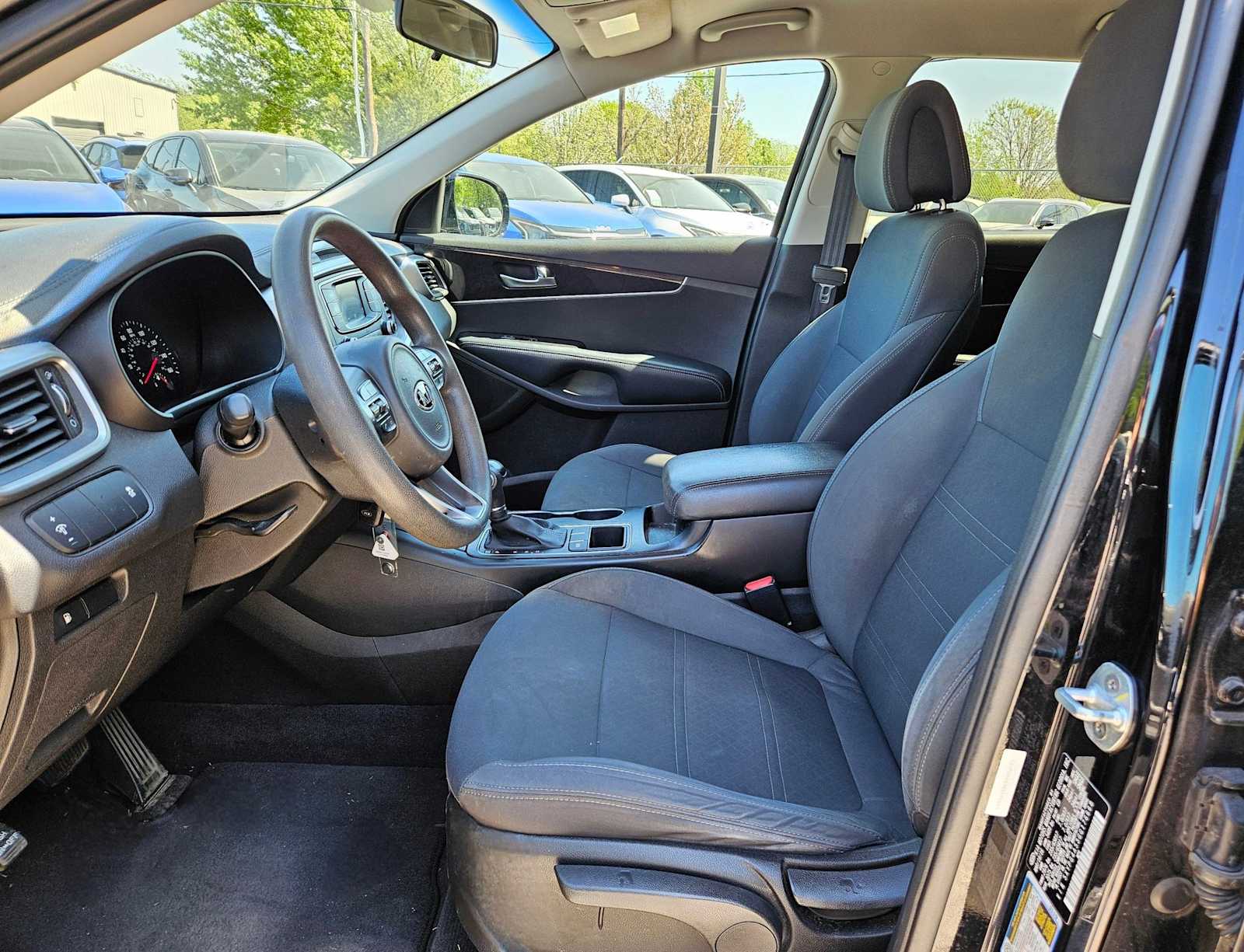 Thumbnail: 2016 Kia Sorento - 16