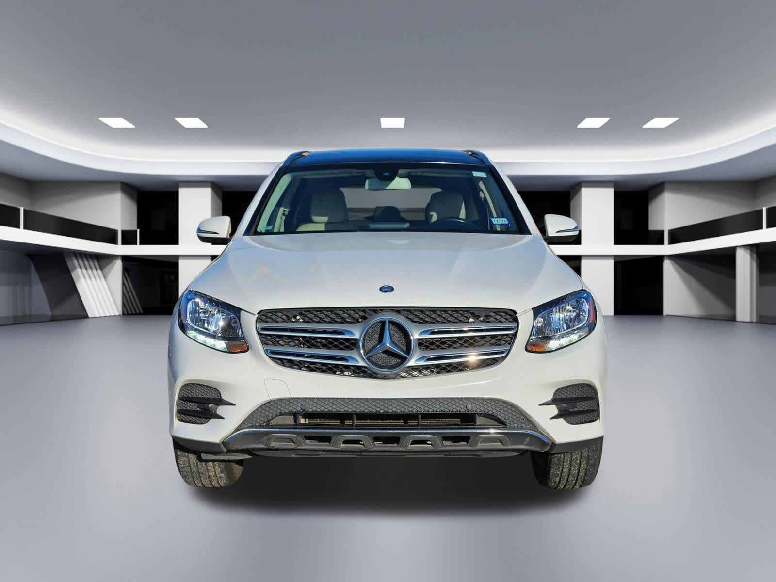 Thumbnail: 2016 Mercedes-Benz GLC - 8