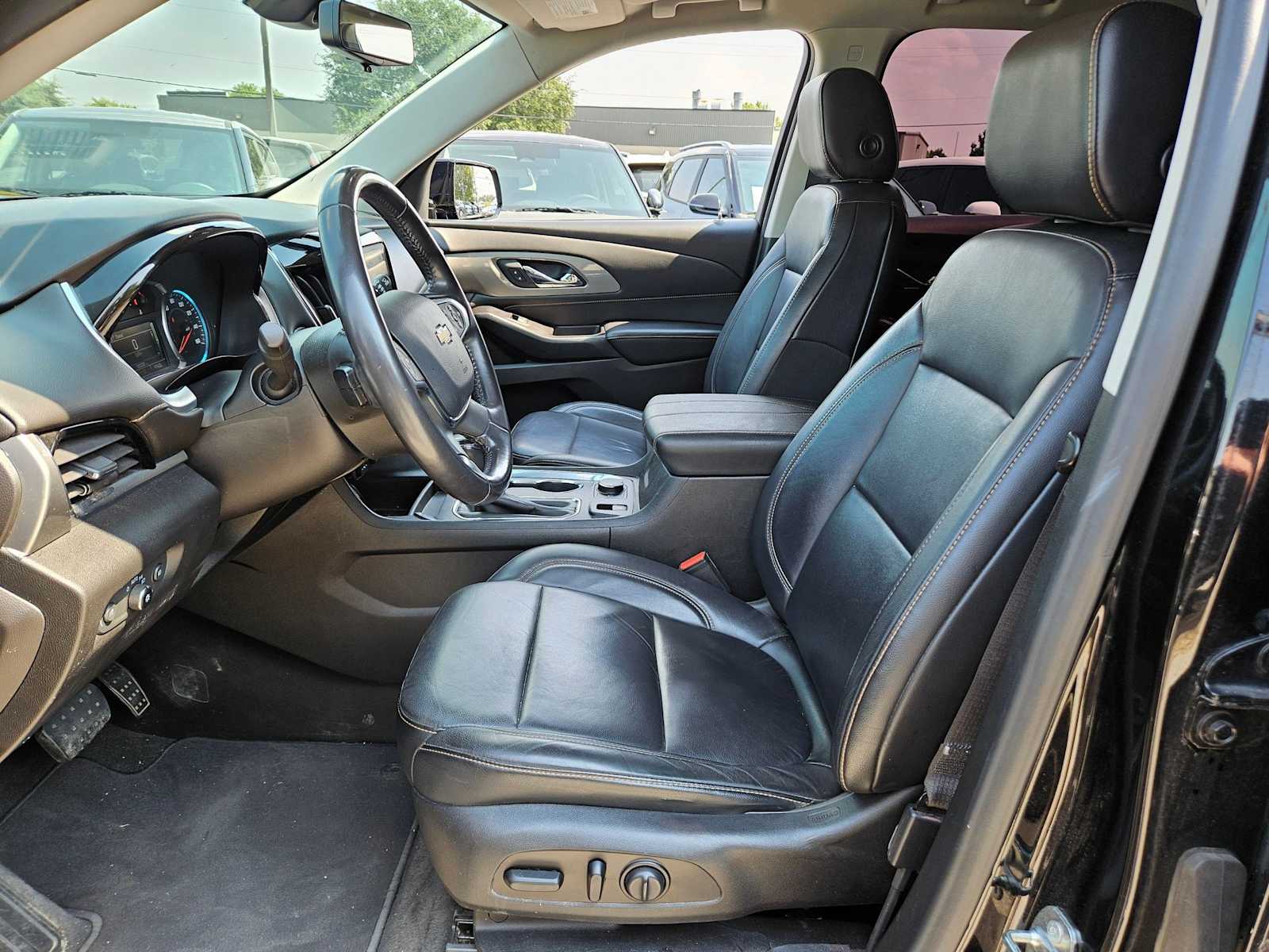 Thumbnail: 2018 Chevrolet Traverse - 14