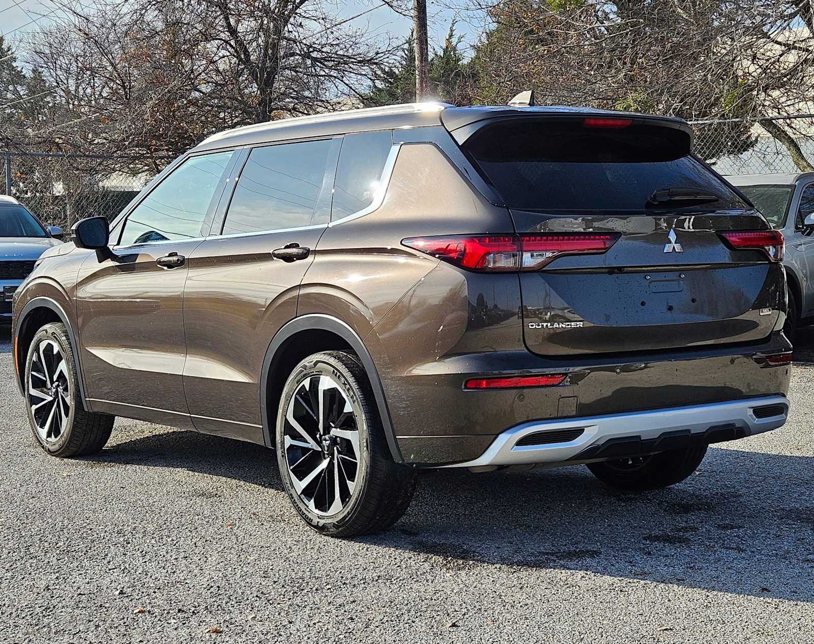 Thumbnail: 2022 Mitsubishi Outlander - 4