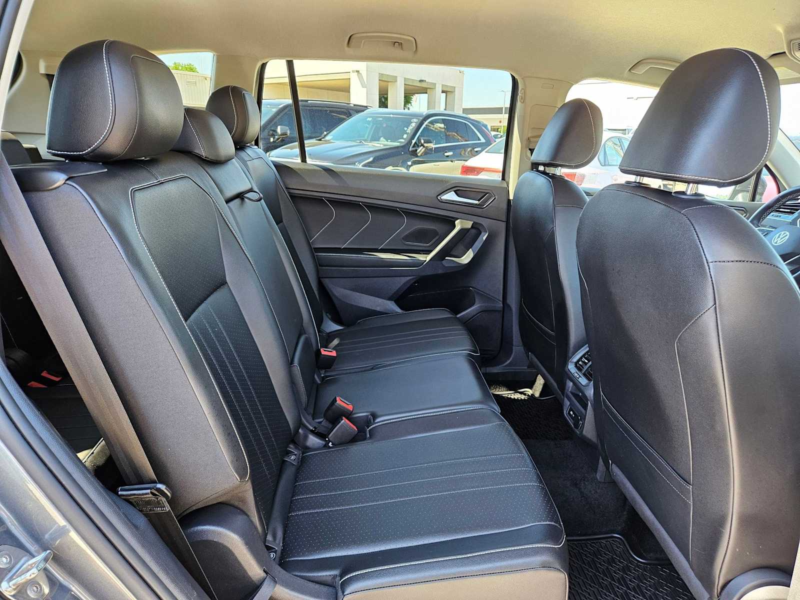 Thumbnail: 2022 Volkswagen Tiguan - 19