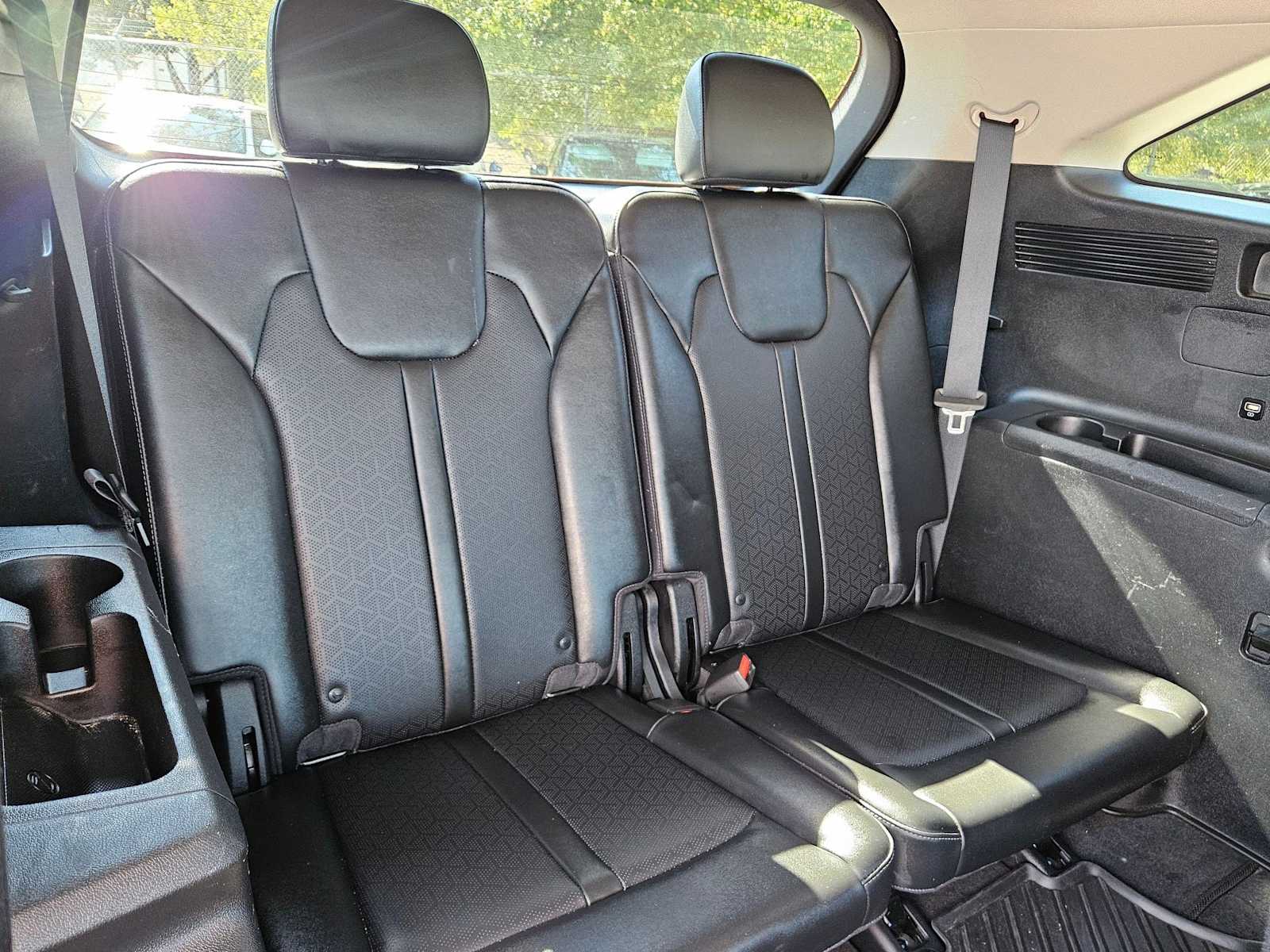 Thumbnail: 2022 Kia Sorento - 22