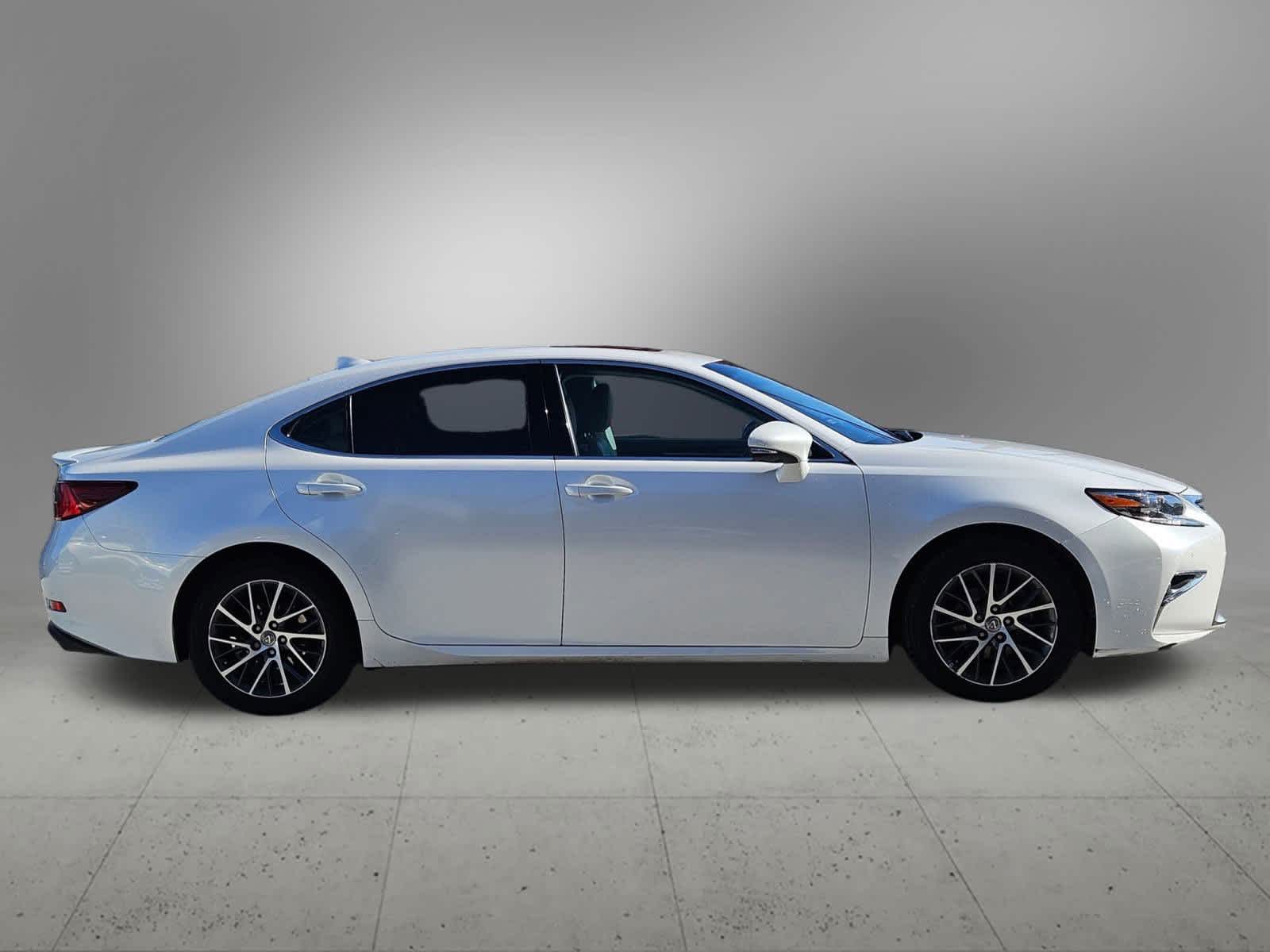 Thumbnail: 2018 Lexus ES - 7