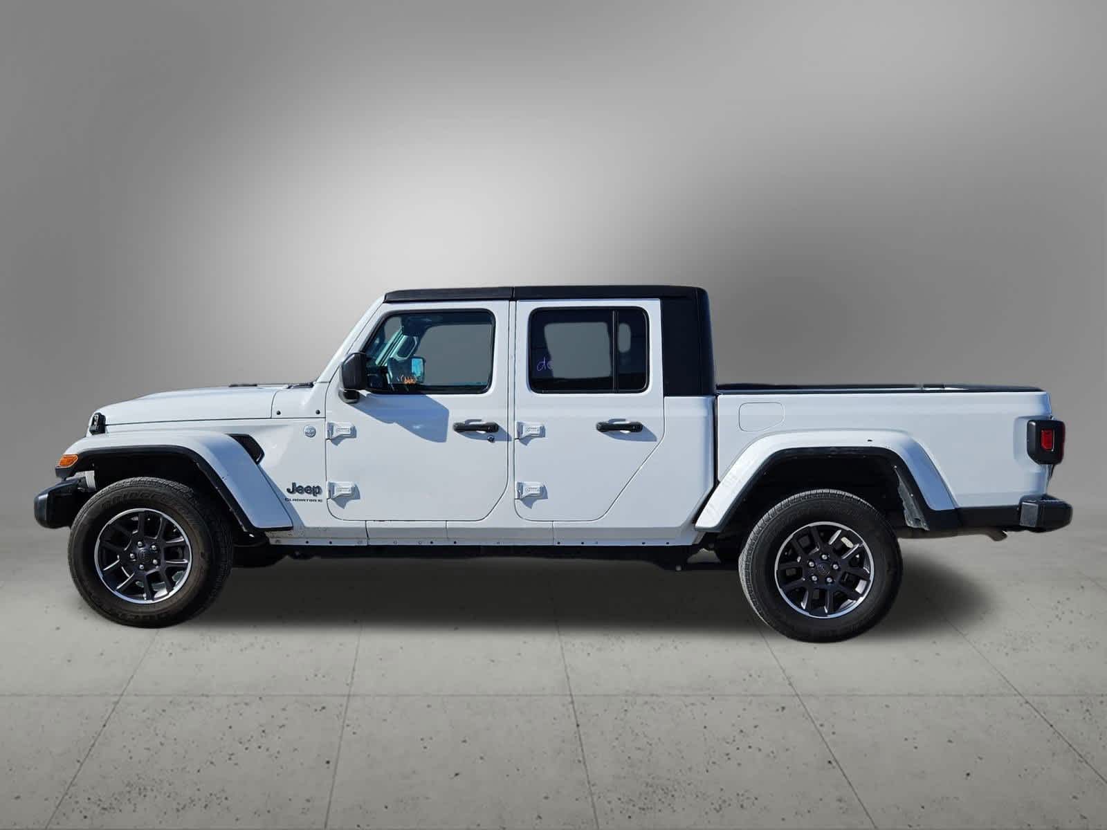 Thumbnail: 2023 Jeep Gladiator - 3